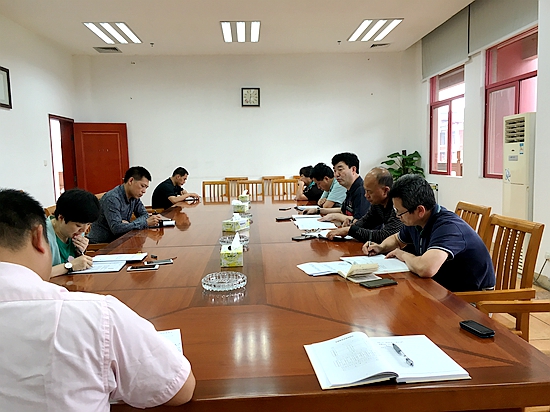 配图1:顺德校区管委会党总支召开“两学一做”学习教育动员部署会(1).jpg