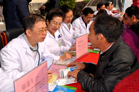 “名医广东行”义诊专家团队阵容强大.jpg