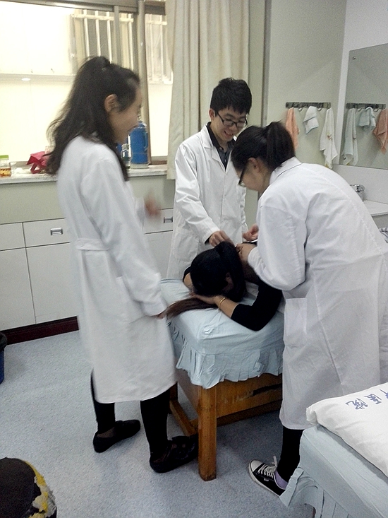推拿科见习1.jpg