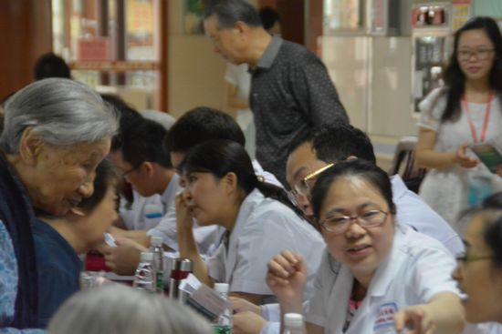DSC_0507南方医院义诊.jpg