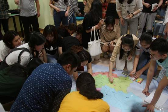 说明: 共绘红色地图