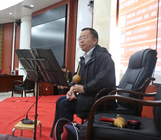 葫芦丝表演2.JPG
