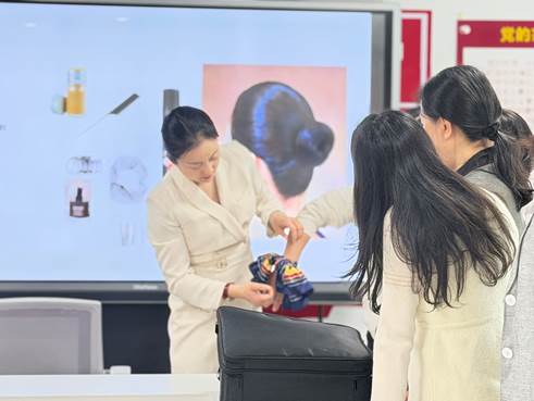 8efb818890f929f41b8e37b388aceef4