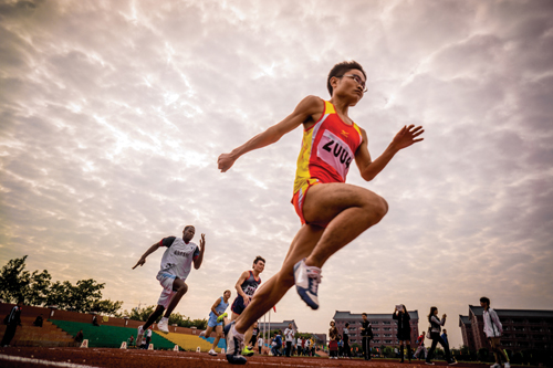 4-风驰电掣-余思渊.jpg