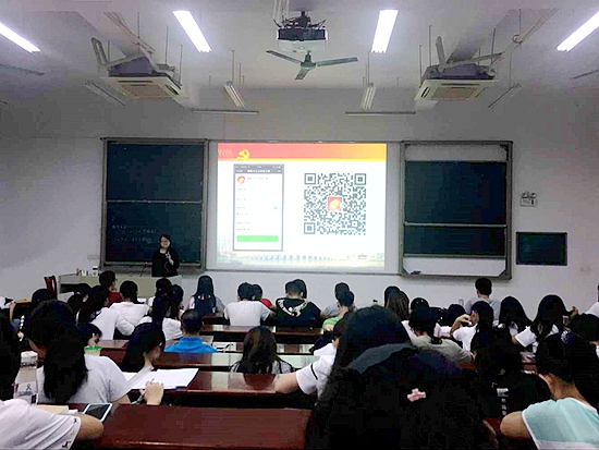 3.以行促学 党建活动树新风.jpg